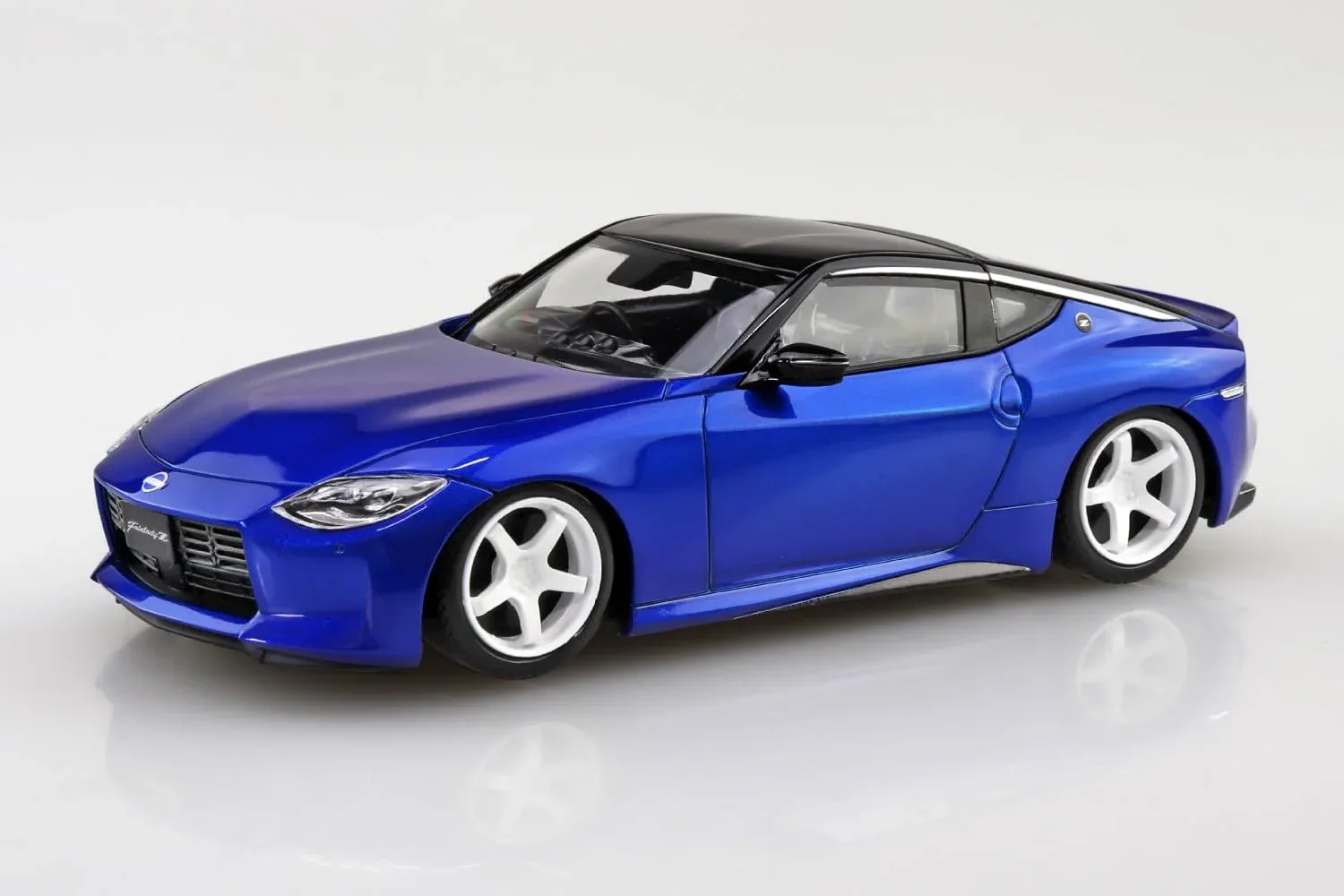 Aoshima 1/32 Nissan RZ34 Fairlady Z Custom Wheel Model Blue Kit - Image 2