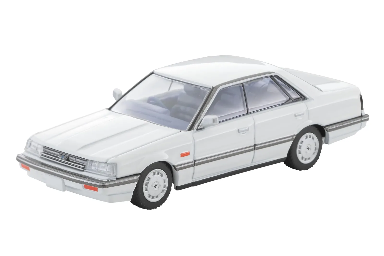 Tomytec Nissan Skyline 4-Door 1800 Passage White 1985 Model 336068